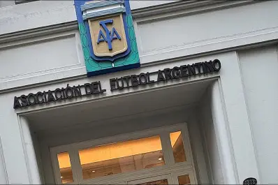 Escándalo en la AFA: cómo era la ruta del dinero en el exterior antes de la llegada de Javier Faroni