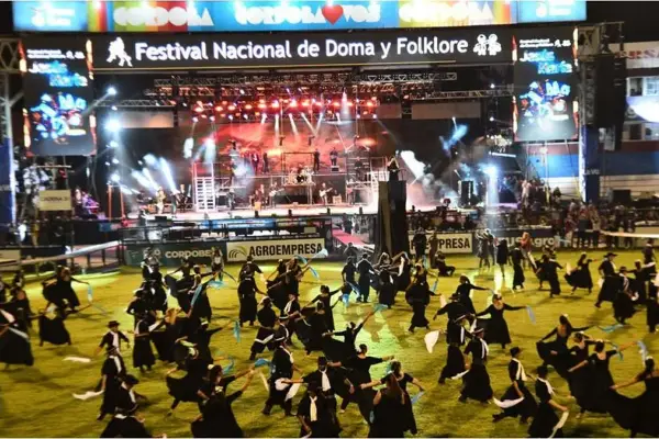 Así fue la primera noche del Festival de Jesús María tras la inundación del predio: qué queda en cartelera para la semana