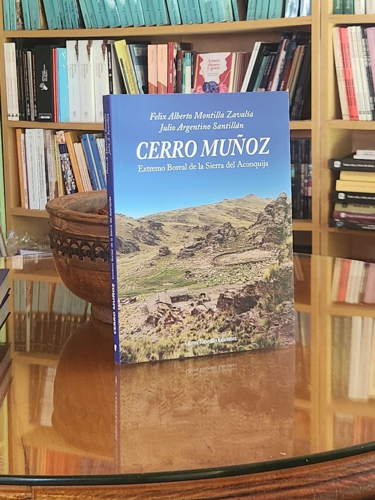 UN REGISTRO. El libro de Félix Montilla Zavalía y Julio Argentino Santillán resume la historia del lugar.