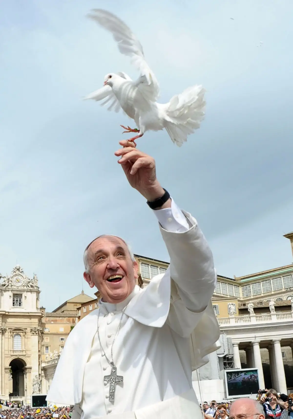 Elisabetta Piqué: “Los argentinos tienen que estar orgullosos del papa Francisco”