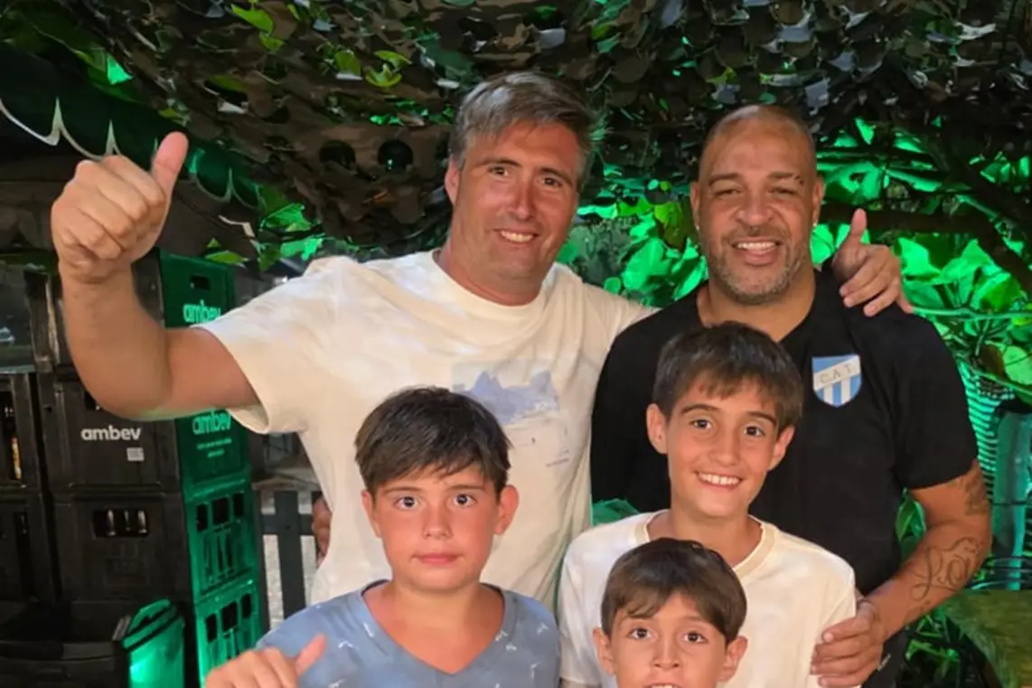 ÍDOLO. A pesar de sus goles contra Argentina, Adriano es admirado por todos los futboleros.