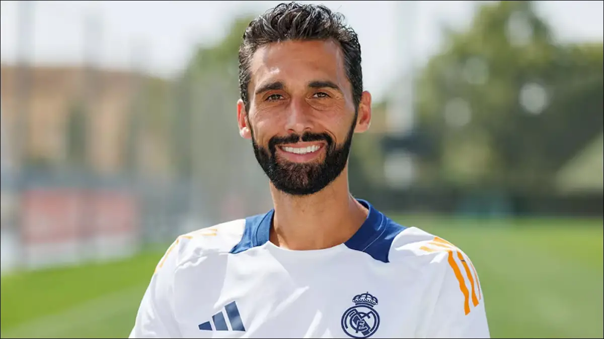 DESIGNADO. Álvaro Arbeloa fue confirmado como nuevo entrenador del Real Madrid tras el cierre del ciclo de Xabi Alonso.