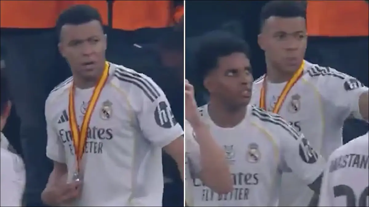 POLÉMICA FINAL. Kylian Mbappé gesticula y ordena la salida del Real Madrid tras la entrega de medallas, en una escena que marcó la consagración del Barcelona y encendió el debate.