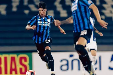 Atlético Tucumán arrancó el año con un triunfo cargado de vértigo y audacia frente a Cerro Largo