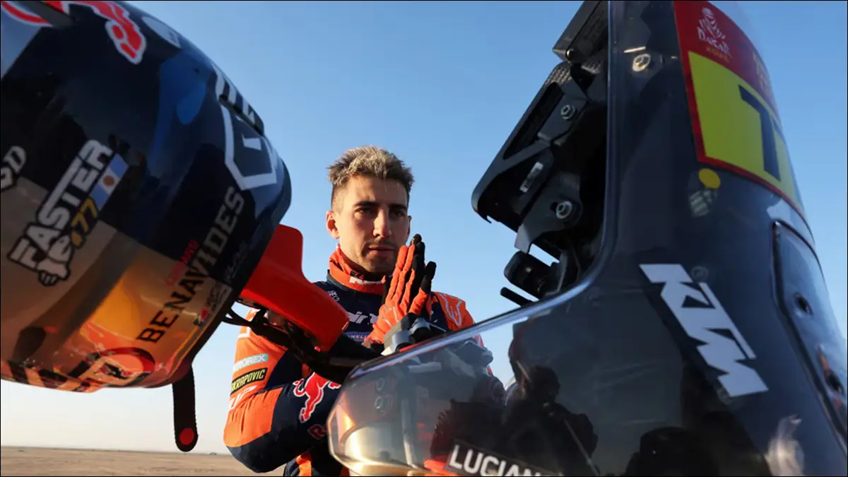 DAKAR. Tras una jornada marcada por la navegación y los errores en el road book, la pelea por la general en motos cambió de manos y dejó el campeonato completamente abierto.