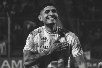 Los voy a llevar siempre conmigo: Adrián Sánchez se despidió de Atlético Tucumán