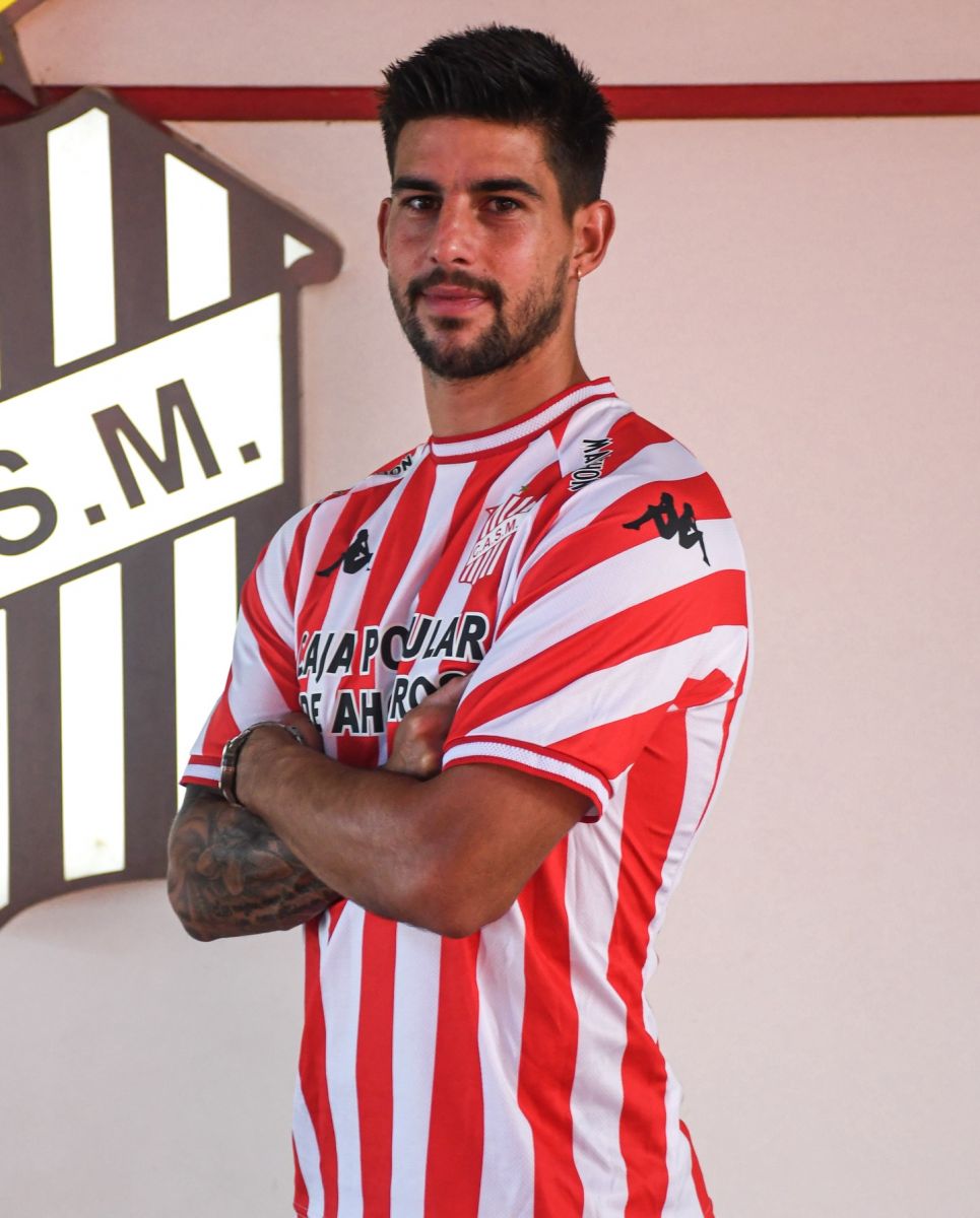 PRESENTACIÓN. Briñone buscará aportar lo suyo en el medio campo.