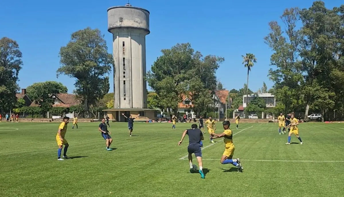ENSAYO INFORMAL. Atlético venció 5-2 a Everton de Chile, con tres goles de Abeldaño y dos de Ortega.