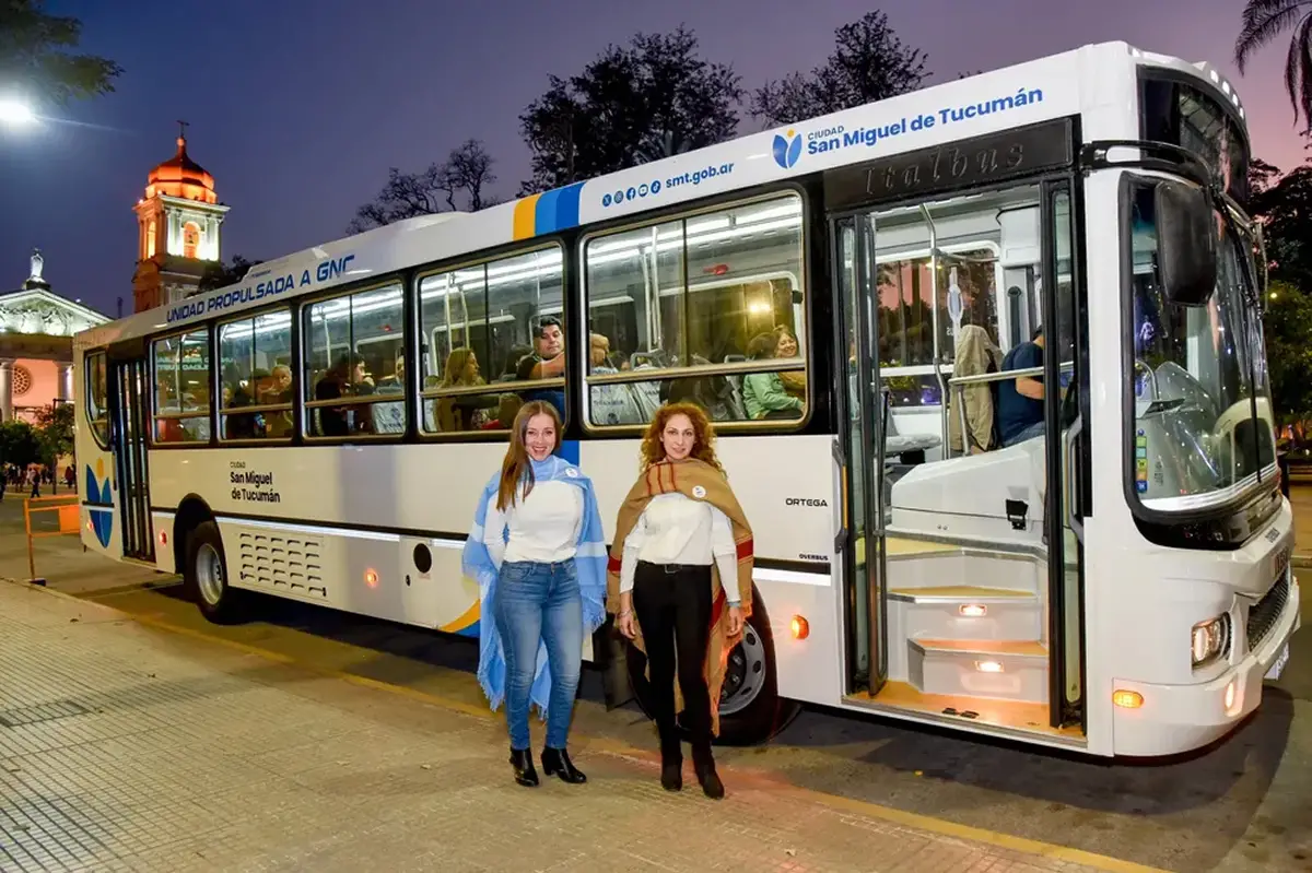ACTIVIDADES. Bus Turístico nocturno, una forma original para conocer la historia de San Miguel de Tucumán
