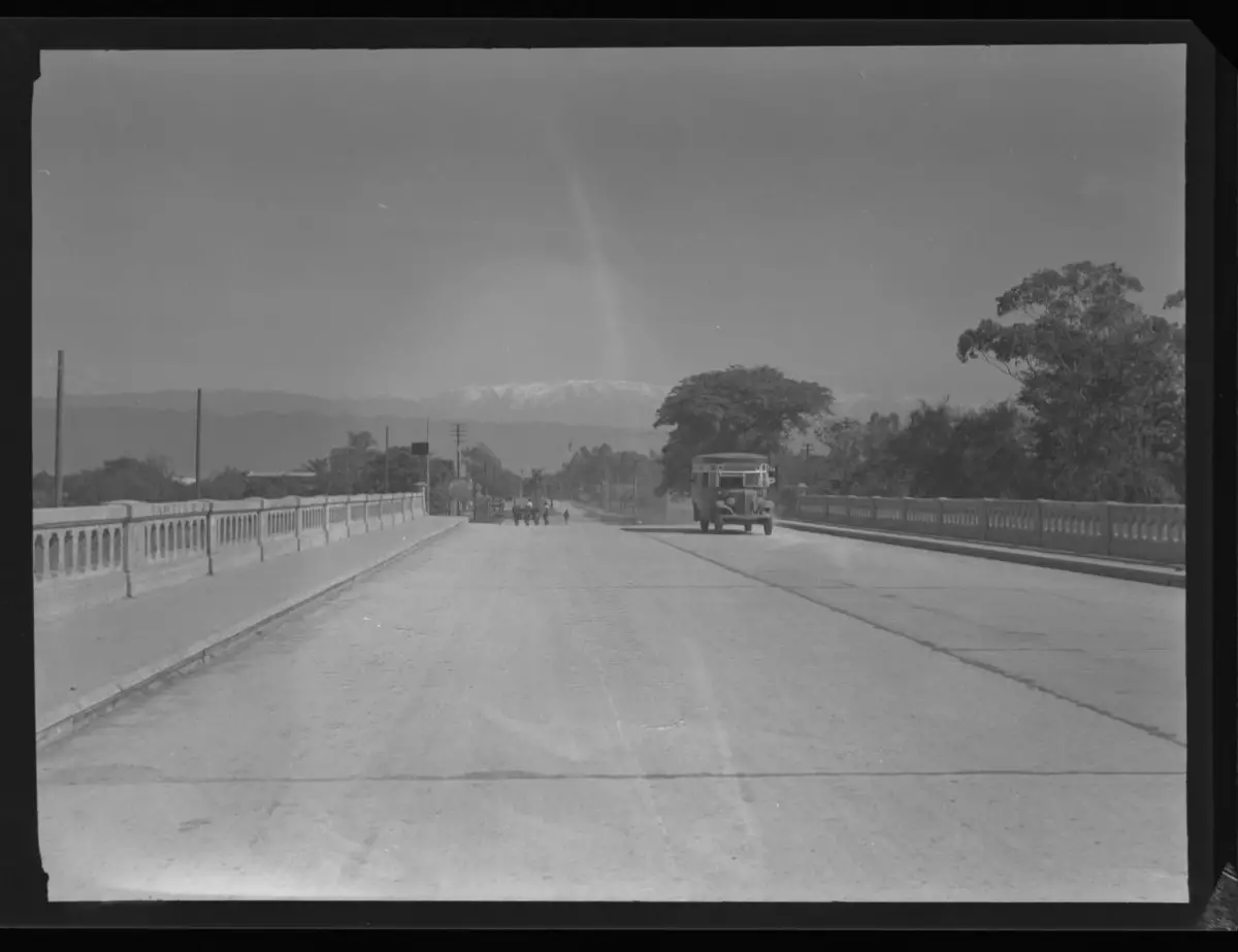 Recuerdos fotográfico: así lucía el puente Lucas Córdoba poco después de la inauguración