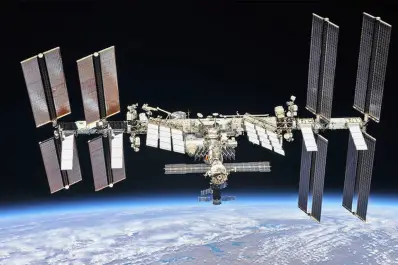 Vuelta desde el espacio de los integrantes de la Estación Espacial Internacional