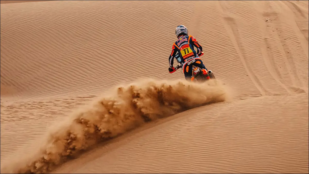 DAKAR. La Etapa 11 volvió a mostrar el protagonismo argentino en el desierto y encendió la definición en la categoría motos.