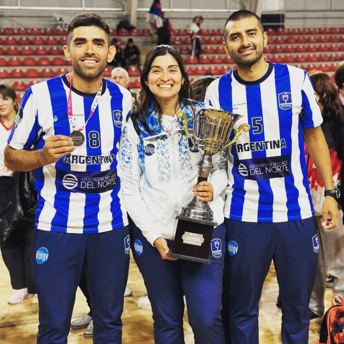 TRIO DE ORO. Los hermanos Véliz son figuras centrales dentro del equipo nacional.