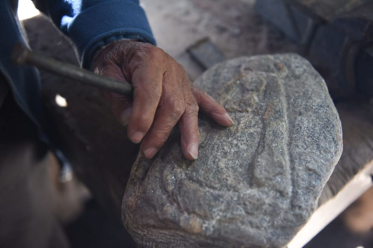 El hombre que hace hablar a las piedras: Don Rosendo Cancino y su museo de fe en Tafí del Valle