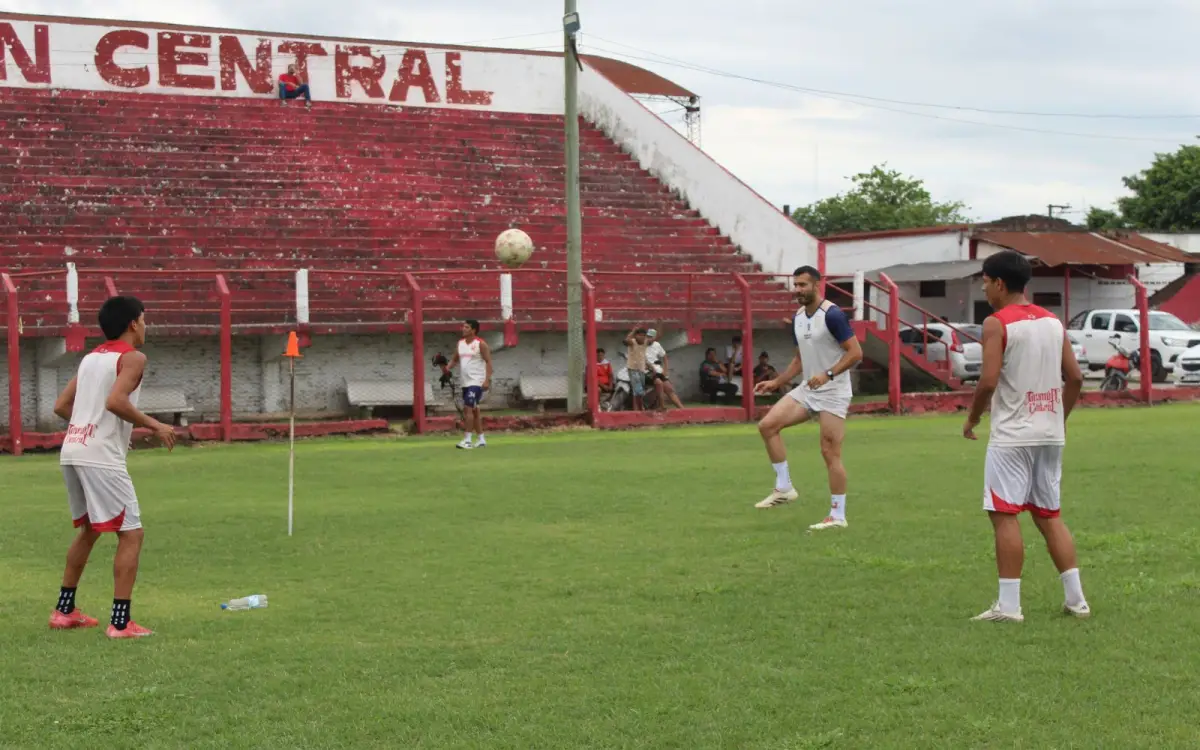 A UN PASO. El conjunto de Villa Alem se prepara para el primer encuentro contra el Expreso Azul