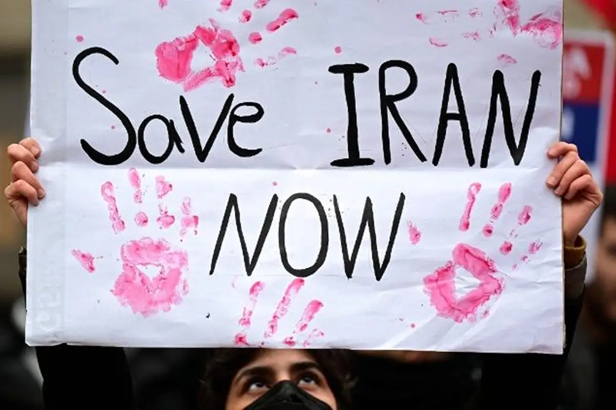 CONTRA EL RÉGIMEN.  Menores de 30 años encabezan un movimiento social que se volvió político. / AFP