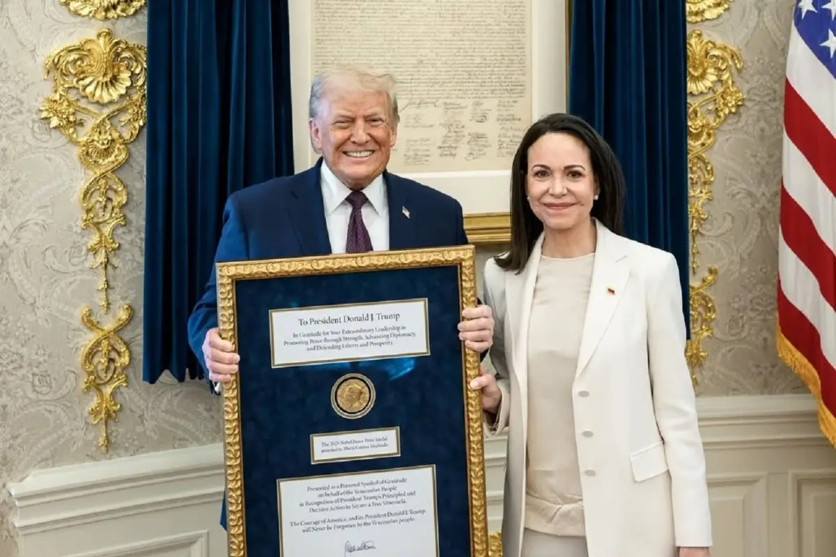 ENCUENTRO. El regalo que le hizo Corina Machado a Trump. 
