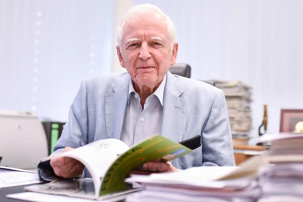 Un ganador del Nobel de medicina advirtió sobre los peligros que puede acarrear el consumo de alimentos de origen vacuno.