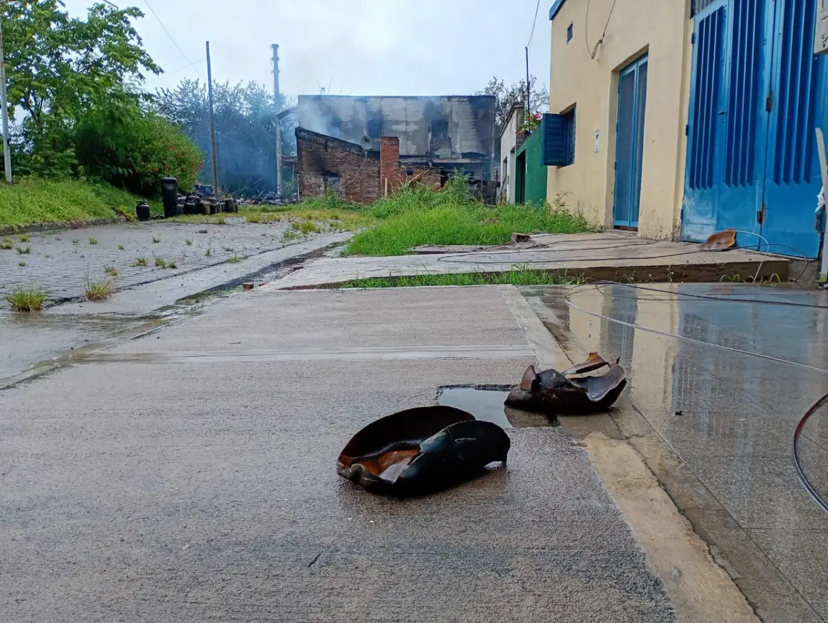 Se quemó todo: el drama de la familia que perdió el legado de una vida por la explosión en un depósito de garrafas en Famaillá