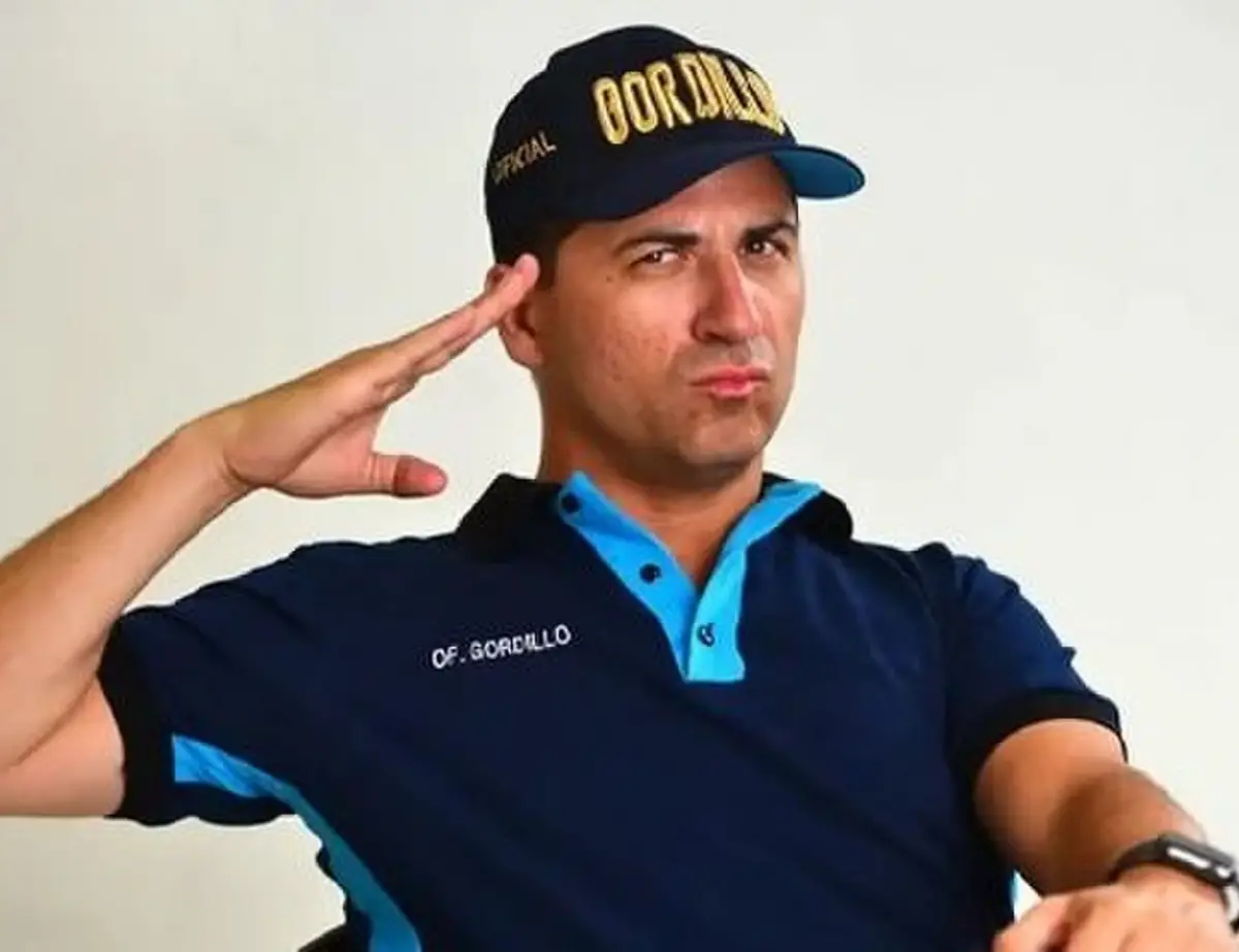 EL PERSONAJE. Risas con Gordillo.