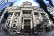 El Central compra más divisas                               con el visto bueno del FMI