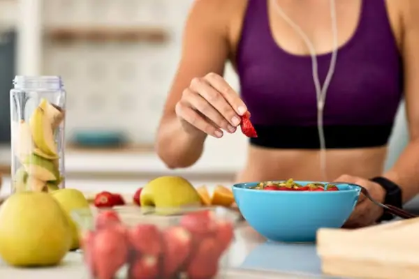 Cómo es la pirámide ideal de alimentación para potenciar la longevidad