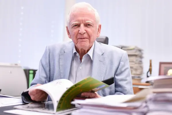 Un ganador del Premio Nobel de Medicina advirtió sobre el consumo de carne y el cáncer de colon