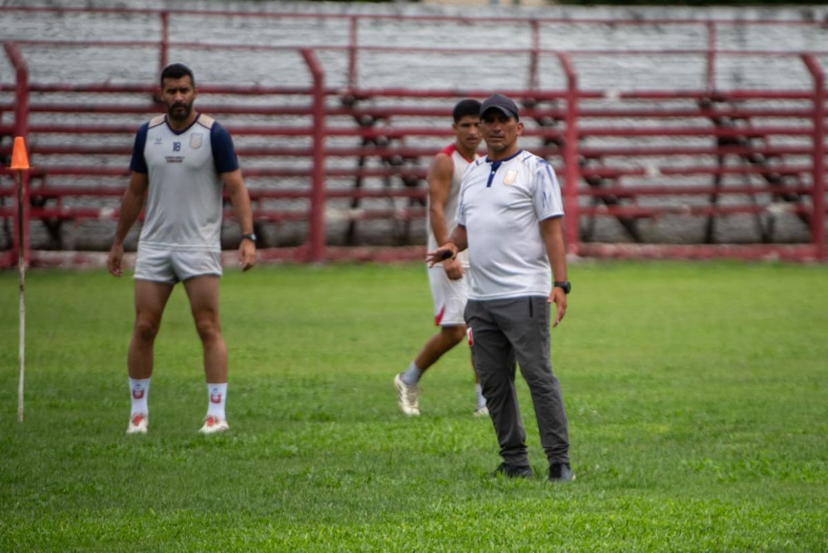 CON CAUTELA. Arrieta ya estudió al rival y trabaja en la estrategia para el partido.