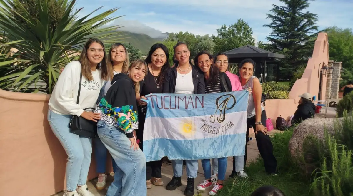 Abel Pintos nos considera familia: las historias de vida detrás de las fans que lo siguen por todo el país