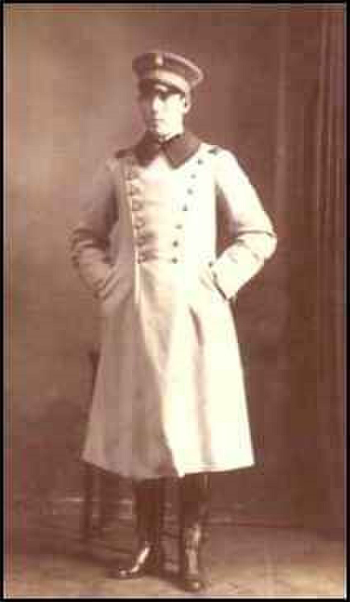 FIGURA RECORDADA. El teniente tucumano Benjamín Matienzo fue protagonista de la aviación nacional.