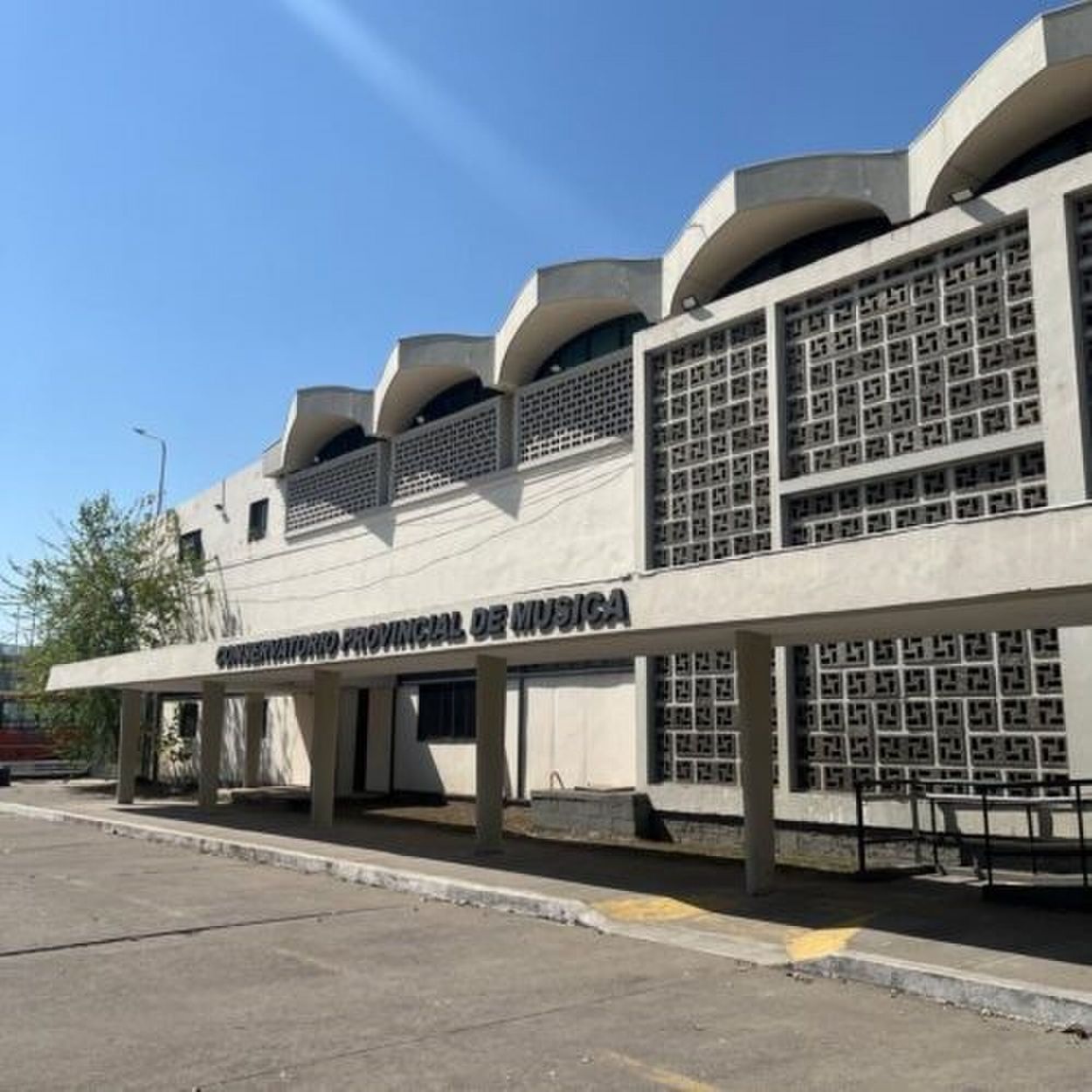 EL EDIFICIO ORIGINAL. La construcción inicial hoy es ocupada por el Conservatorio de Música de la Provincia.