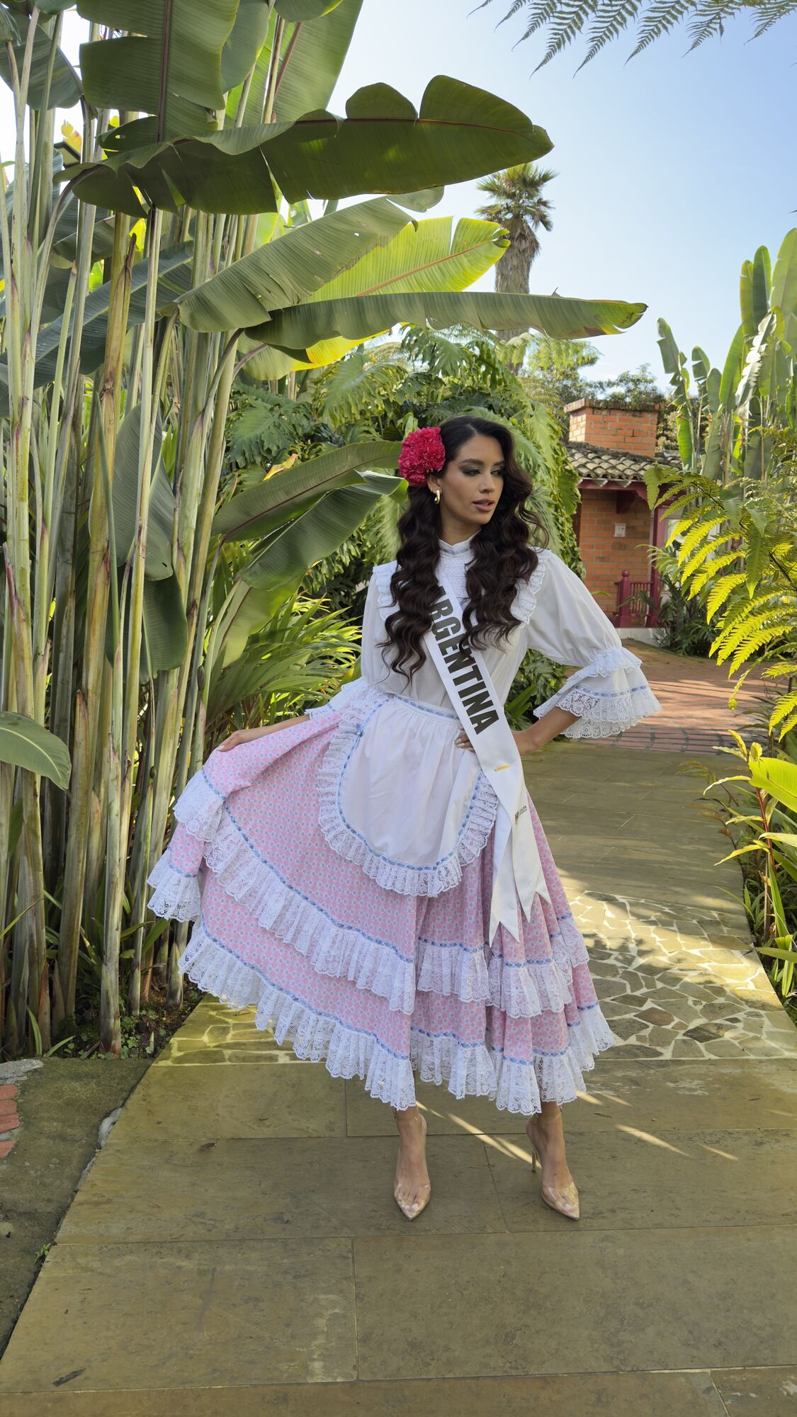 CON LA BANDA. La representante argentina elogió a los colombianos.