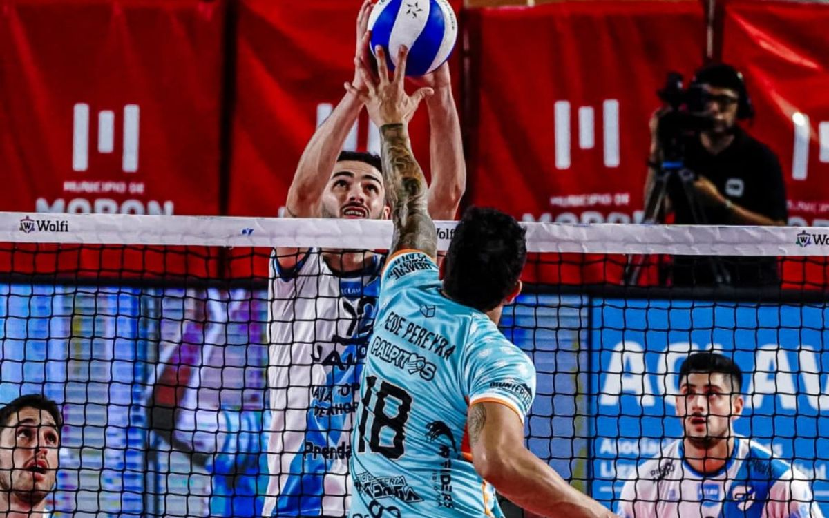PIEZA CLAVE. Federico Pereyra (18) es uno de los jugadores más importantes que tiene Monteros Voley | FOTO: FOTO: Michelin Andújar.