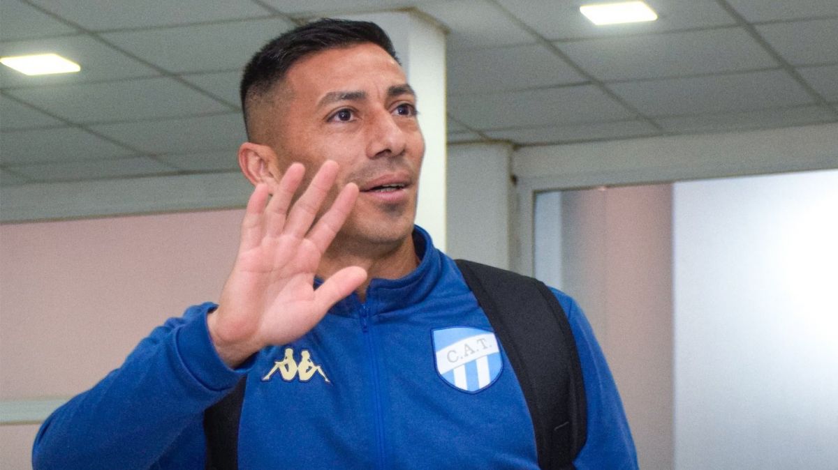 SE MARCHA. El experimentado volante se despide tras 12 años en el club.