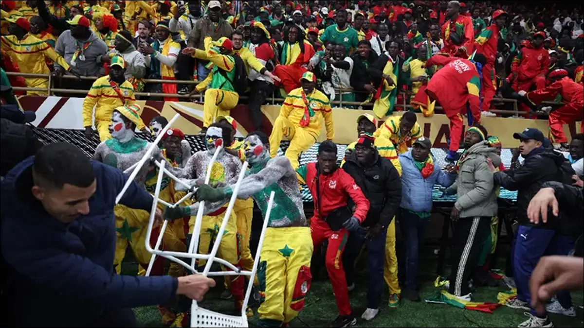 DISTURBIOS. Marruecos apunta contra Senegal por la retirada del equipo en la final del torneo.
