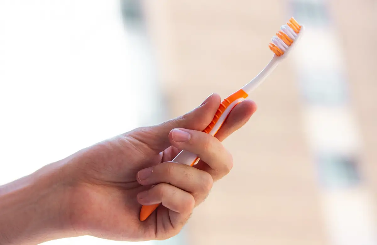 Cada cuánto tiempo cambiar cepillo de dientes: la recomendación de los especialistas