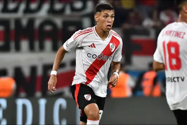 River frenó una salida y reordenó su defensa tras caerse el pase de Jhohan Romaña