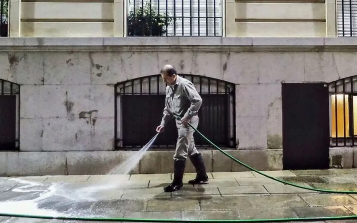 COSTOS. El peso de los salarios y de las cargas sociales de los porteros representa actualmente el 30% del presupuesto de los edificios.