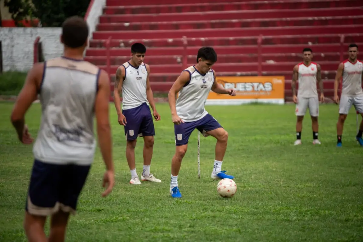 POR LA GLORIA. El conjunto de Villa Alem buscará hacer historia este domingo en Jujuy.