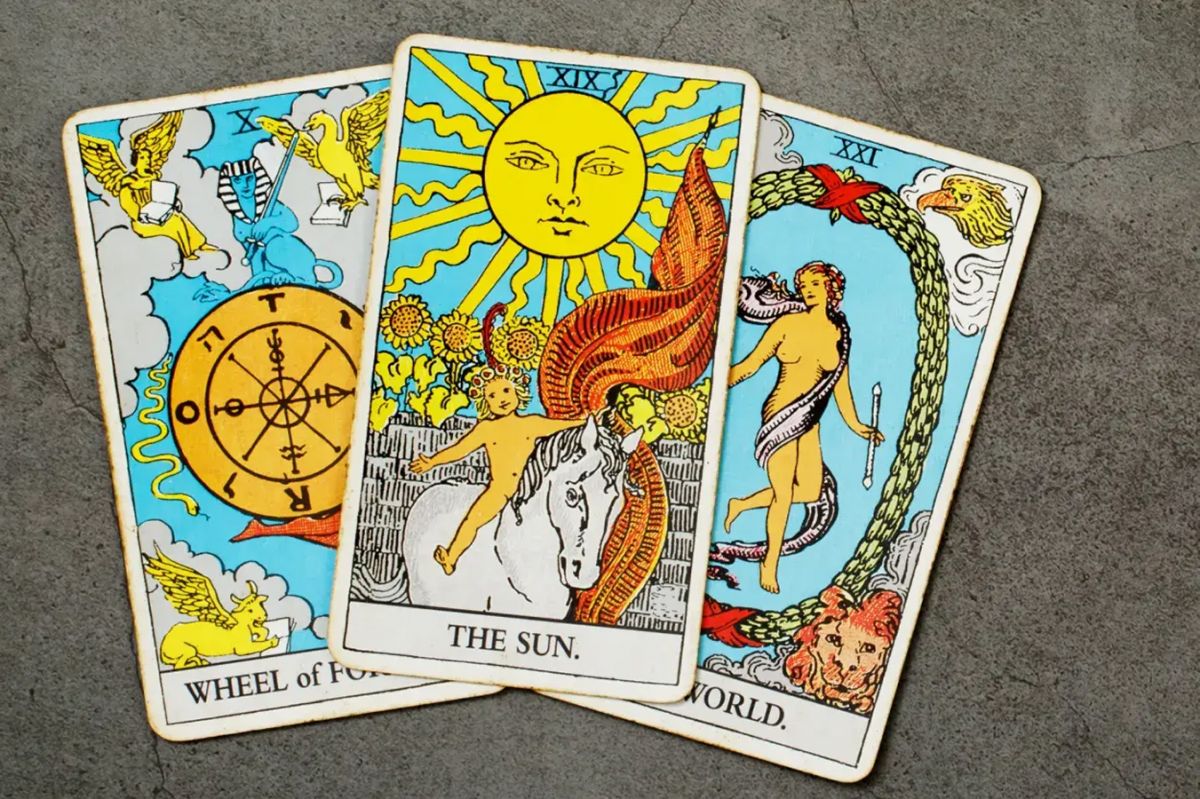 Predicciones 2025: elegí una carta del tarot y descubrí cuál será tu mayor desafío el próximo año
