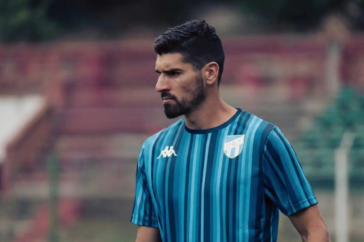 EXPERIENCIA EN LA ZAGA. Gastón Suso llega se erige como uno de los líderes del equipo para la próxima temporada, alentado por su pasado con capitanías en Gimnasia y Platense.