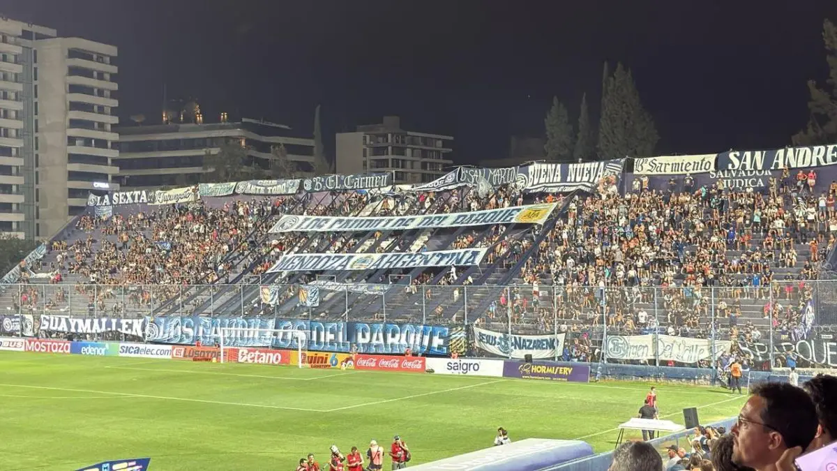 ¡La gente explota a la espera del partido!