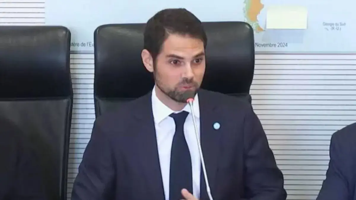 Ian Sielecki, el embajador argentino en Francia que pidió tapar un mapa por Malvinas