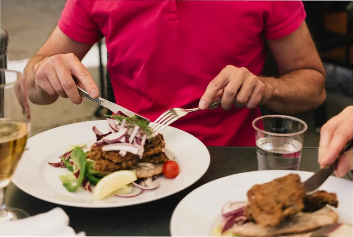 Los picos de azúcar después de comer aumentarían el riesgo de padecer Alzheimer.