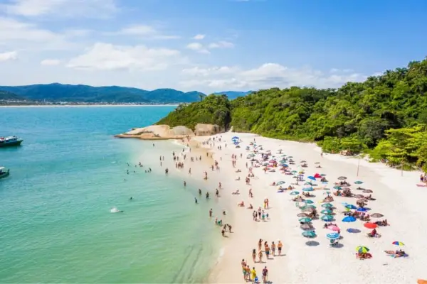 Alerta sanitaria en Florianópolis: más de un tercio de las playas no es apto para el baño