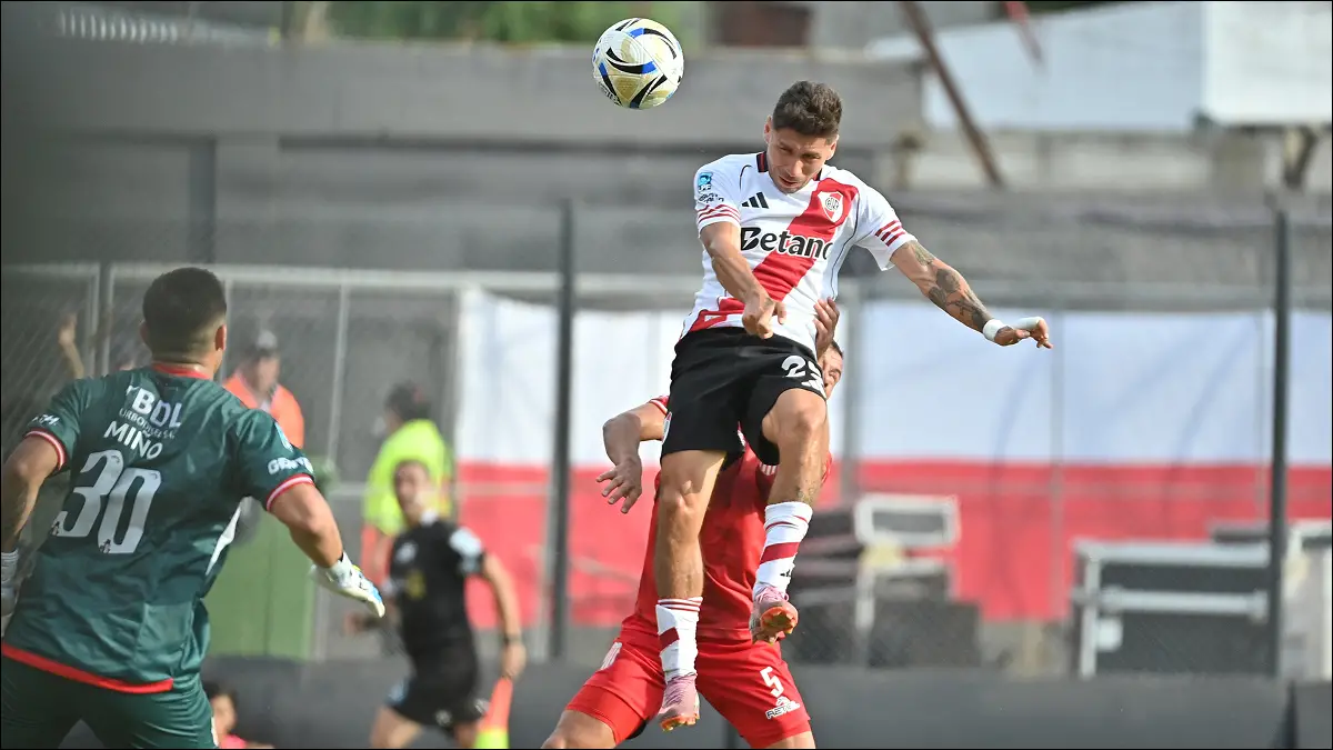 EL AUTOR. Gonzalo Montiel conectó de cabeza tras un envío preciso de Juan Fernando Quintero y le dio a River el triunfo en su debut en el Torneo Apertura 2026.