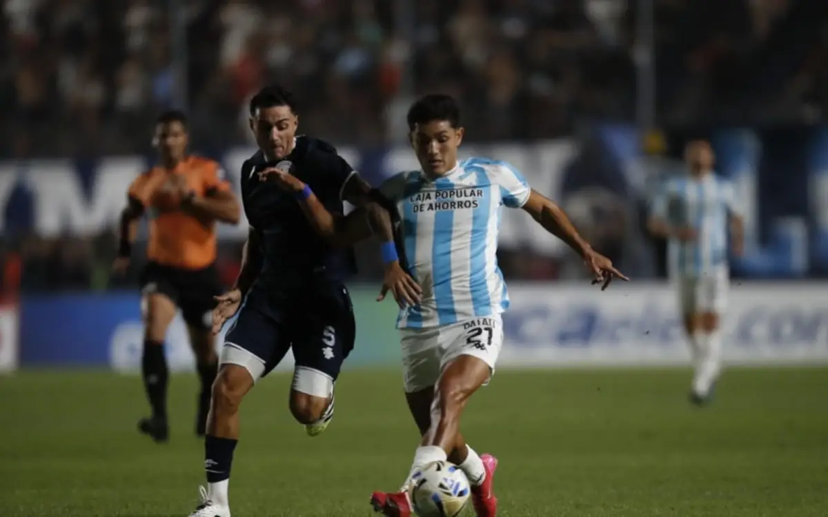 DURA DERROTA. En un encuentro marcado por la lluvia, los dirigidos por Hugo Colace se vuelven con una dura derrota.