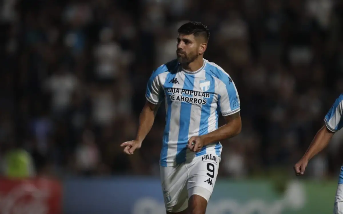 MAL DEBUT. El Decano no mostró su mejor versión y perdió contra la Lepra mendocina.