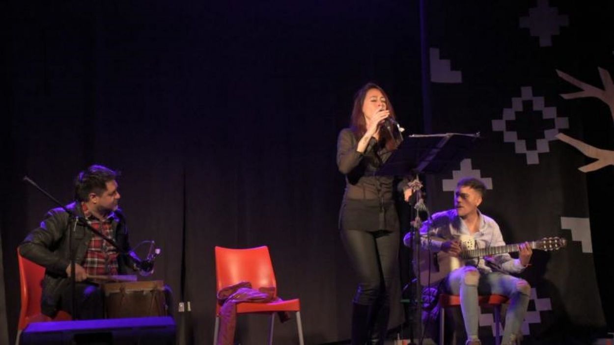 PRESENCIA FEMENINA. Romina Chejolán actuará hoy en Los Pocitos.