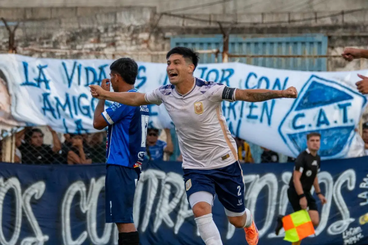 HÉROE. Franco Barrera consiguió el empate parcial en los 90' y se encargó del tiro decisivo en la tanda de penales.